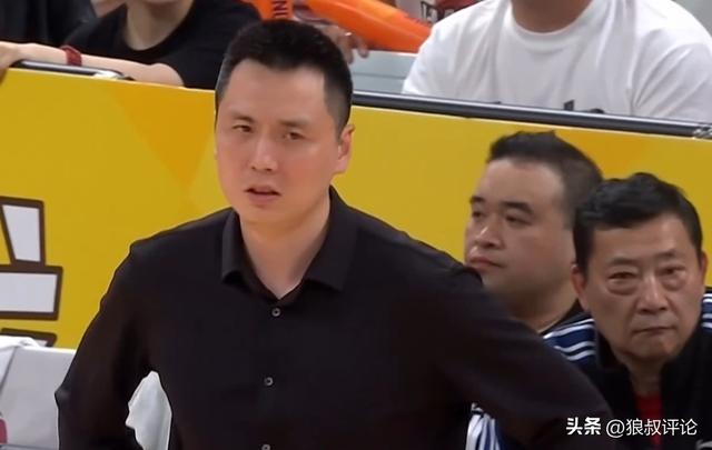 福斯特顶级吹罚！唐斯和布伦森成受害者，文班垫脚逃过一场禁赛
